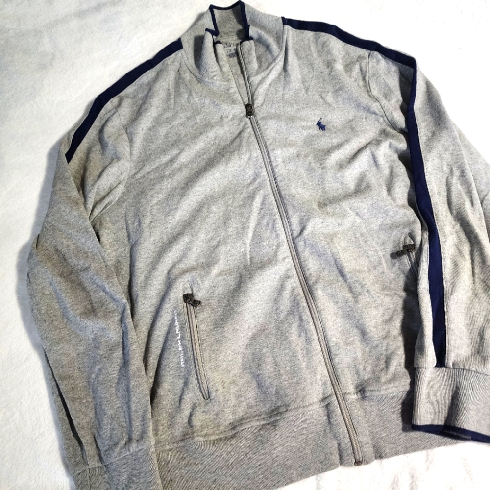 POLO RALPH LAUREN suite size Large.